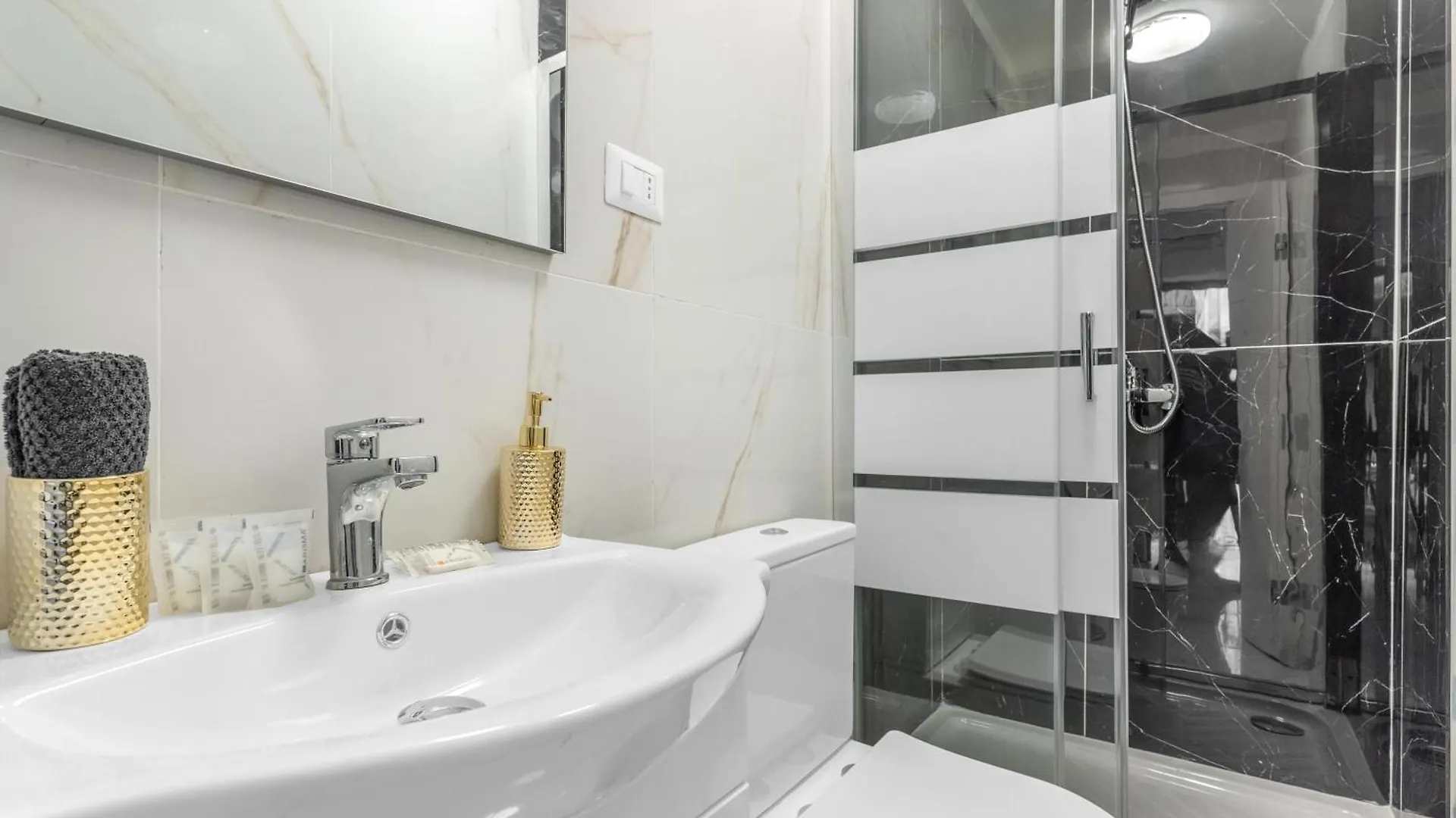 Apartment Arq16 - Duomo-Loreto - Central - Modern Milan Italy