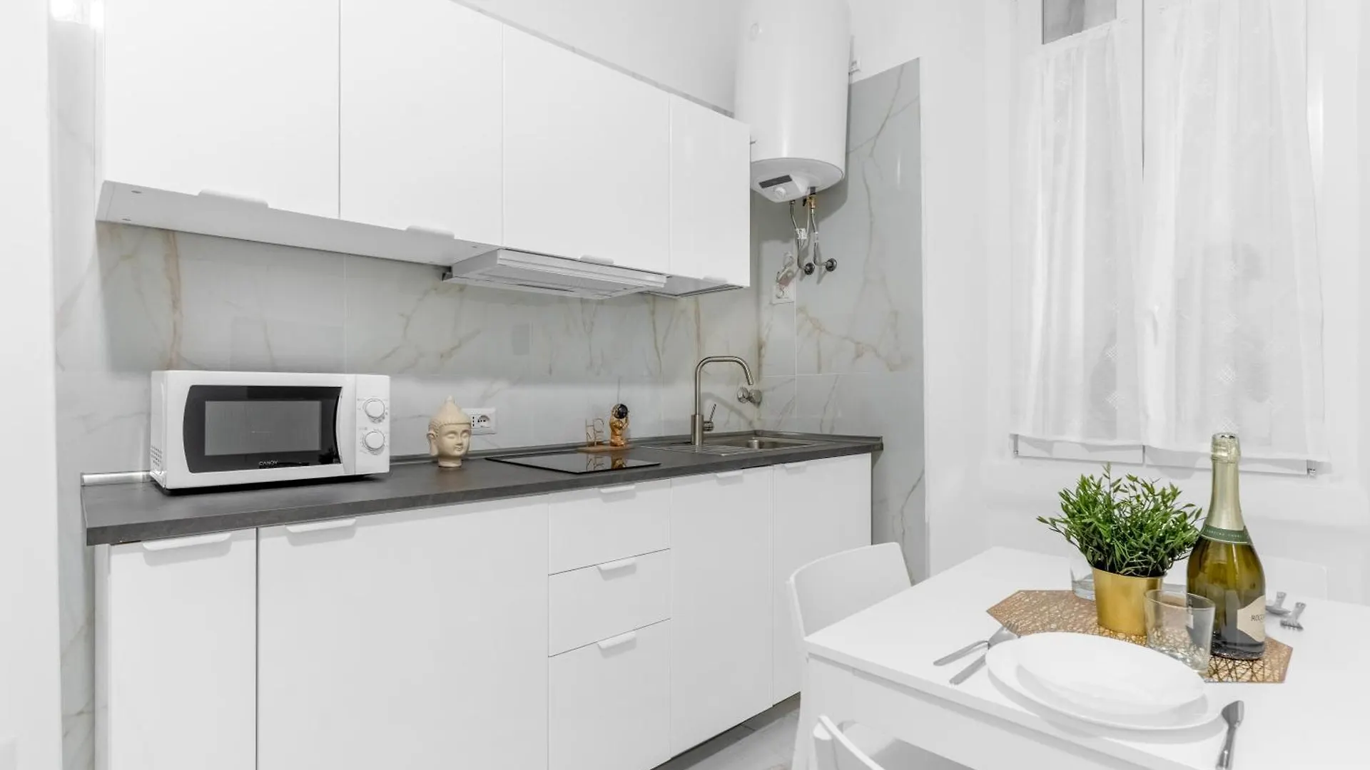 Apartment Arq16 - Duomo-Loreto - Central - Modern Milan