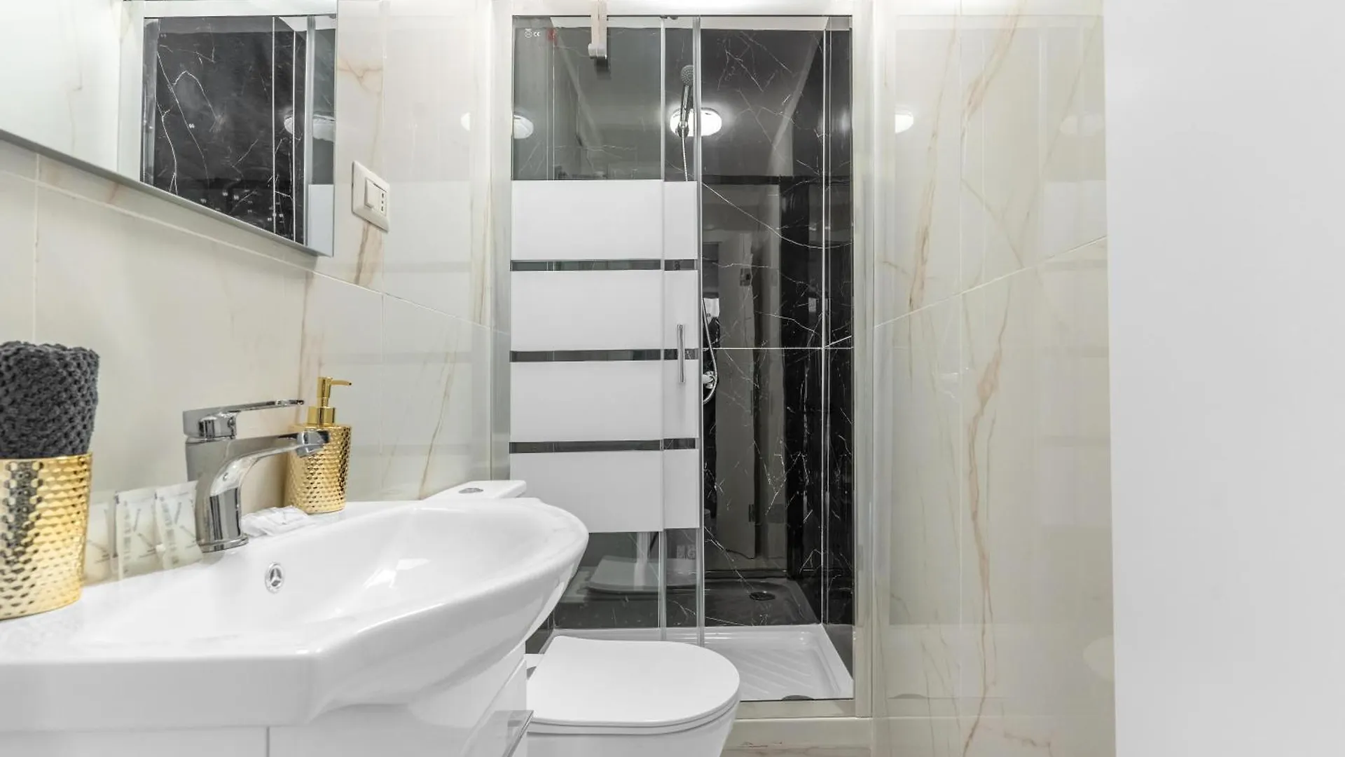 Arq16 - Duomo-Loreto - Central - Modern Milan Apartment